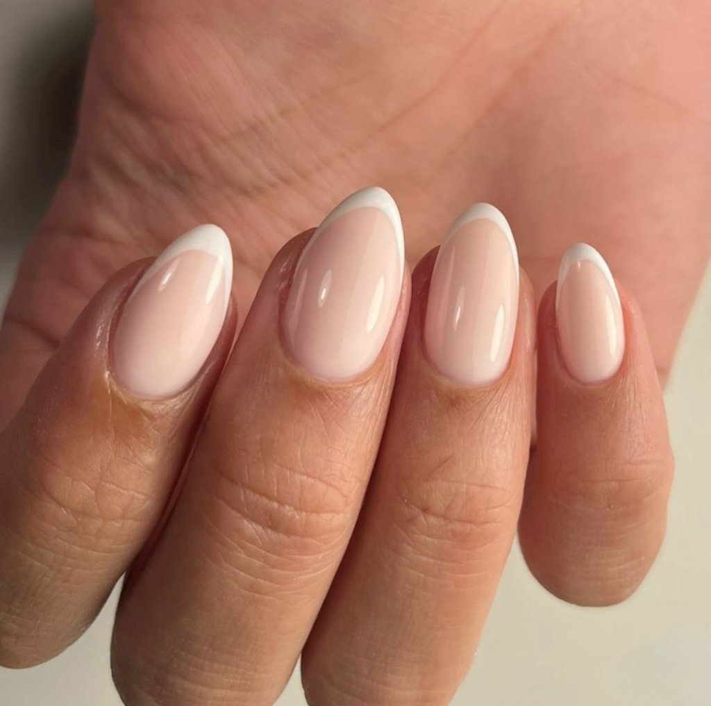 manicure and pedicure services at Beauty Lounge Amsterdam De Pijp